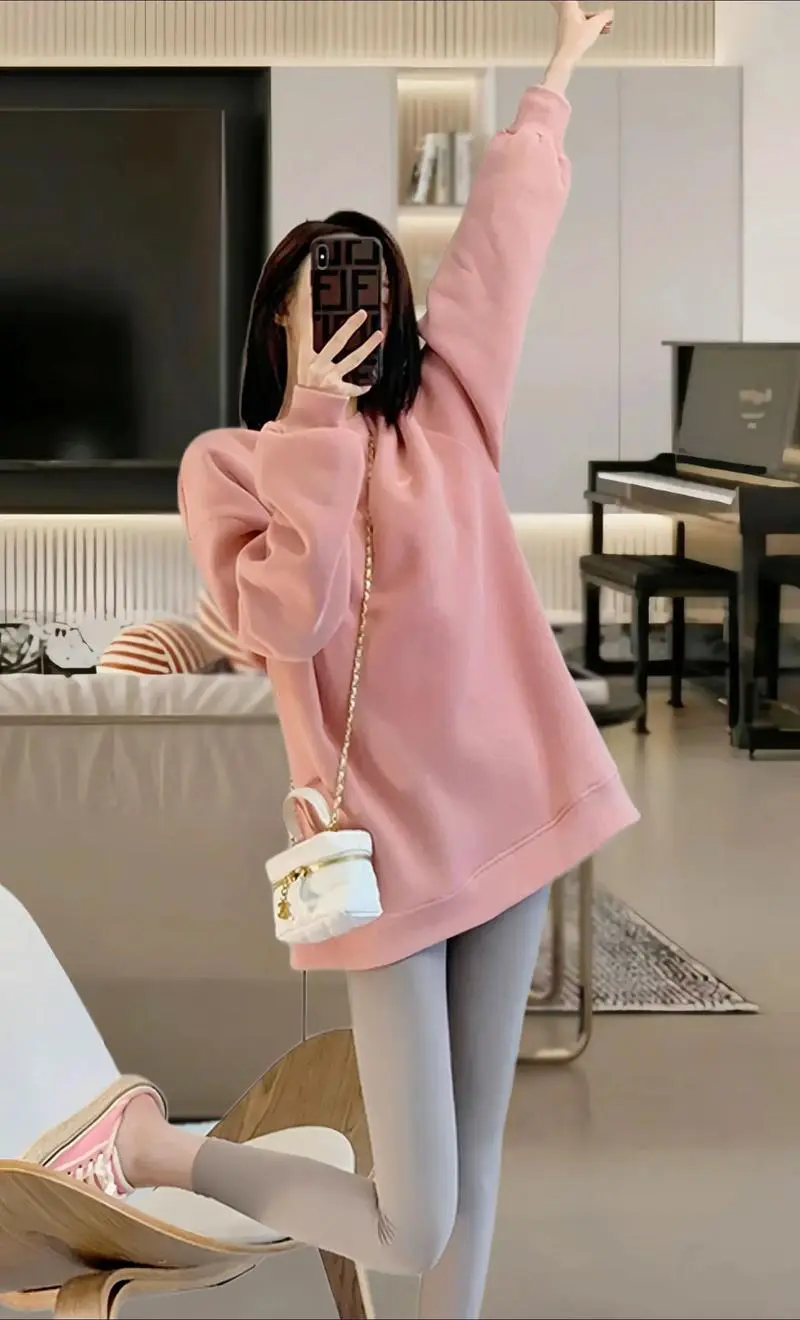 粉色中长款卫衣怎么搭配好看吗