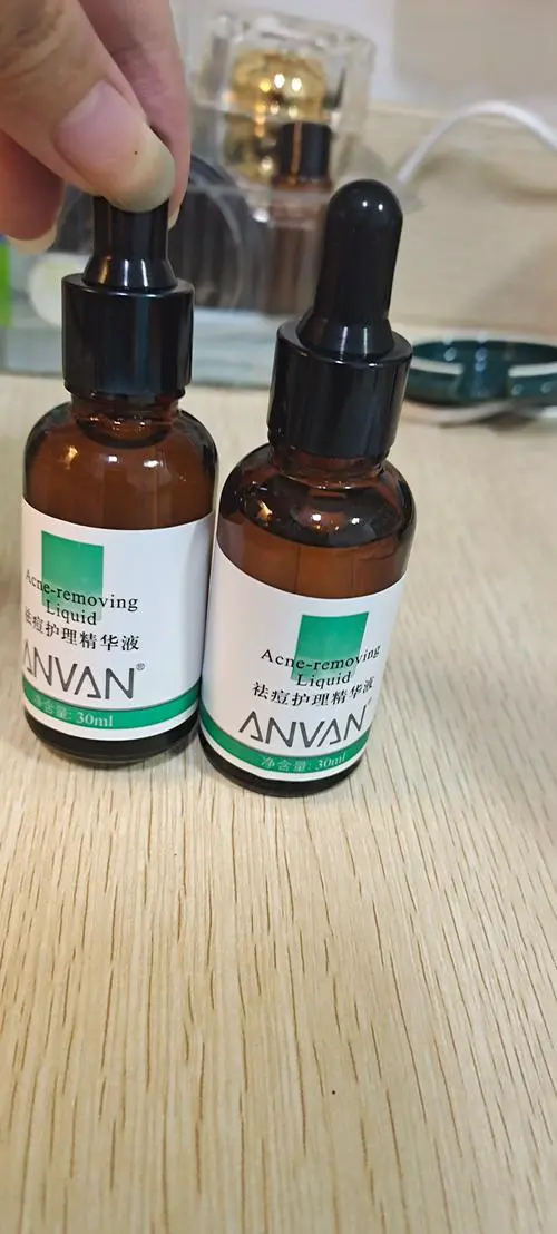 青春痘用什么护肤品