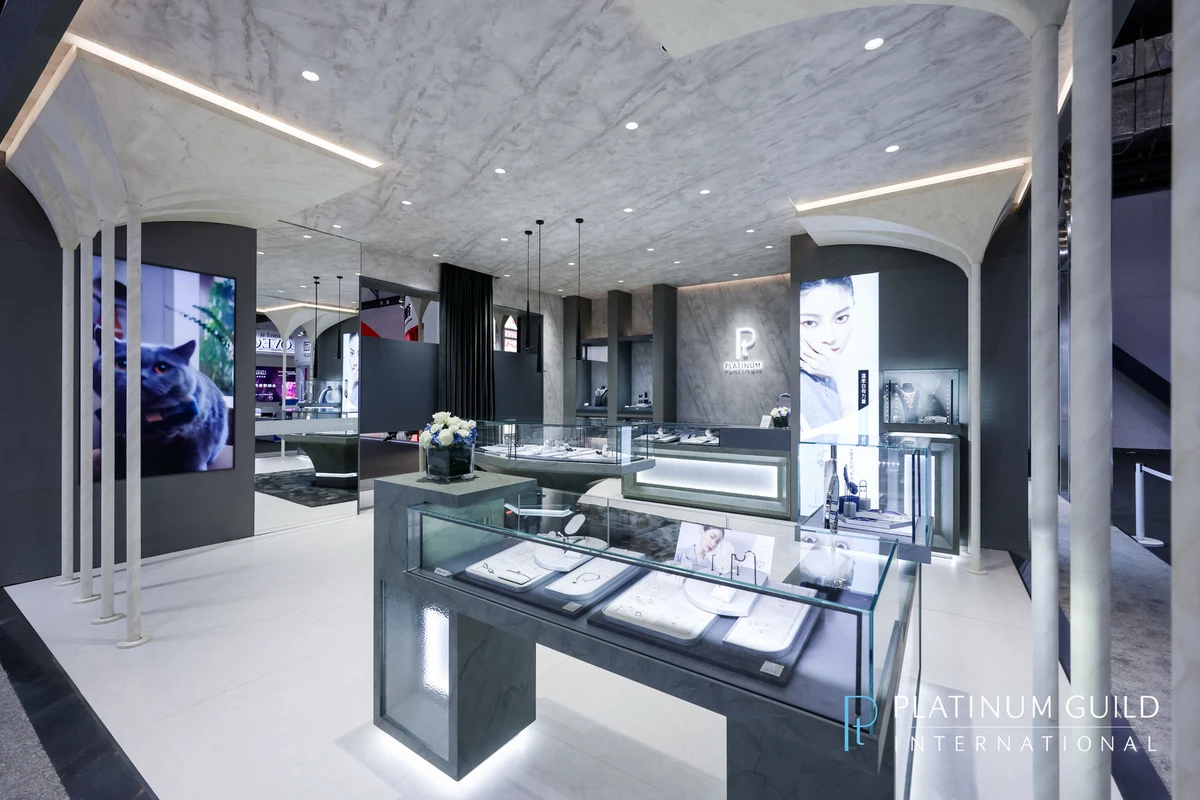 C:\Users\lenovo\Desktop\4.13新闻稿\4.2023「铂金时刻」系列新品.jpg4.2023「铂金时刻」系列新品