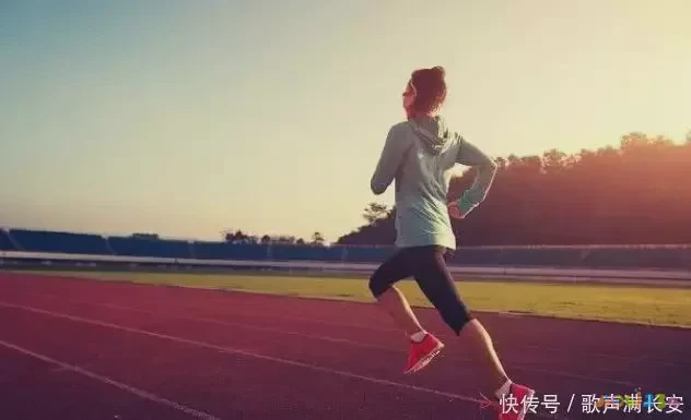 晚上快走可以瘦吗_快走运动瘦哪里_快走一个月能瘦多少斤