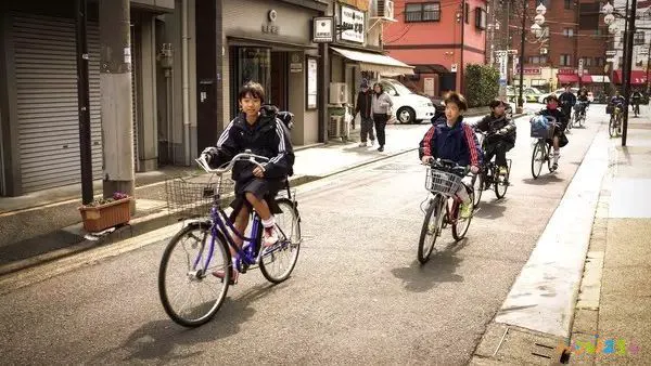 中学生做什么运动减肥_中学生减肥动作_中学生减肥运动做多久合适
