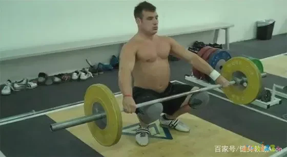 关节损伤运动深蹲髋关节疼_深蹲髋关节受伤_深蹲髋关节运动损伤