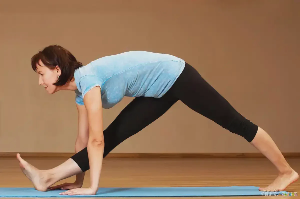 运动动作简单教学_简单运动动作_运动动作简单怎么做