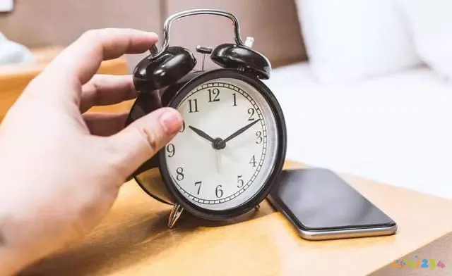 睡前做什么运动最健康_睡前运动指什么_睡前运动动作