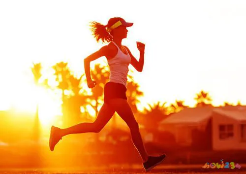 减肥室内运动时候吃什么_减肥室内运动时候能喝水吗_室内什么时候运动减肥