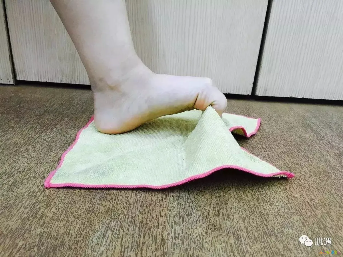 做跳跃运动小腿会变粗吗_跳跃运动瘦小腿_跳跃瘦腿运动小孩能做吗