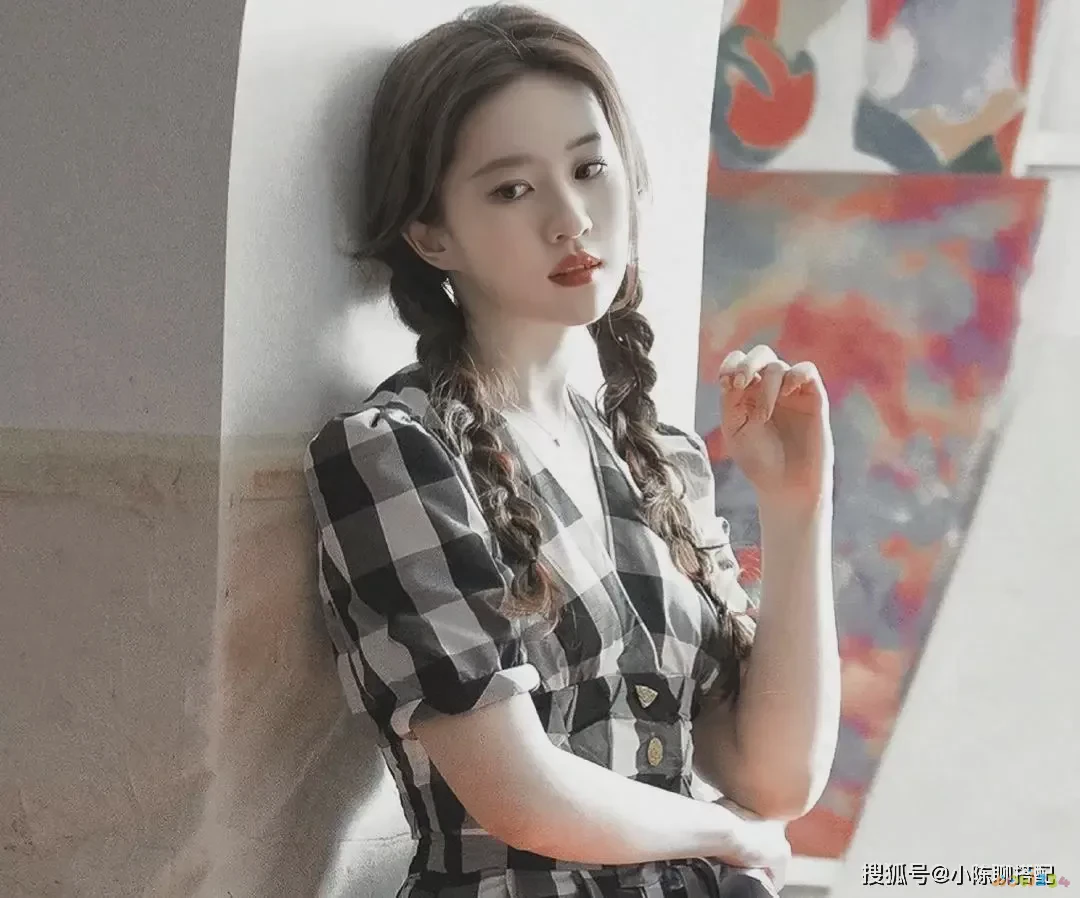 坚持运动一年的对比照_锻炼对比效果图_锻炼对比图