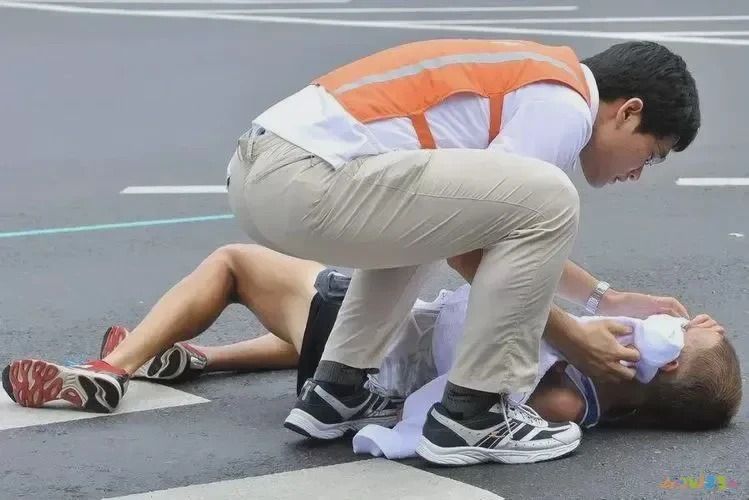 运动不吃晚饭_运动晚饭吃什么比较好_如果晚上运动晚饭要吃多一点吗