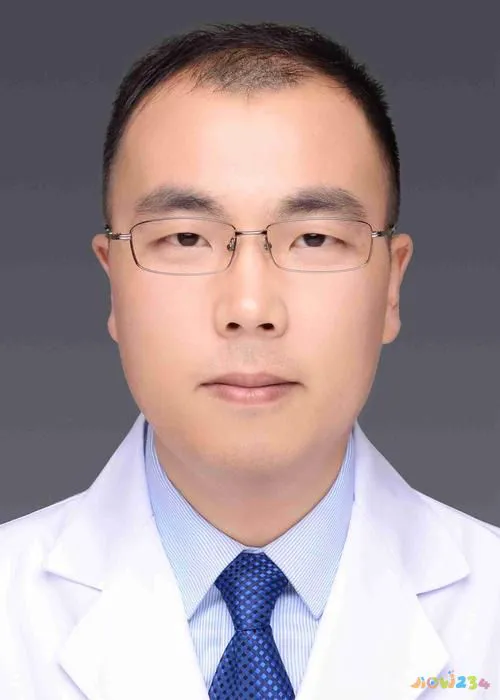 深蹲髋关节受限_深蹲髋关节运动损伤_关节损伤运动深蹲髋关节疼痛