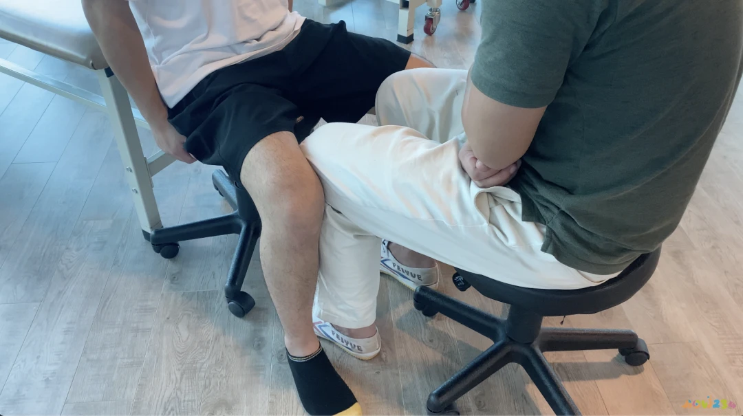 关节损伤运动深蹲髋关节疼痛_深蹲髋关节运动损伤_深蹲髋关节受限