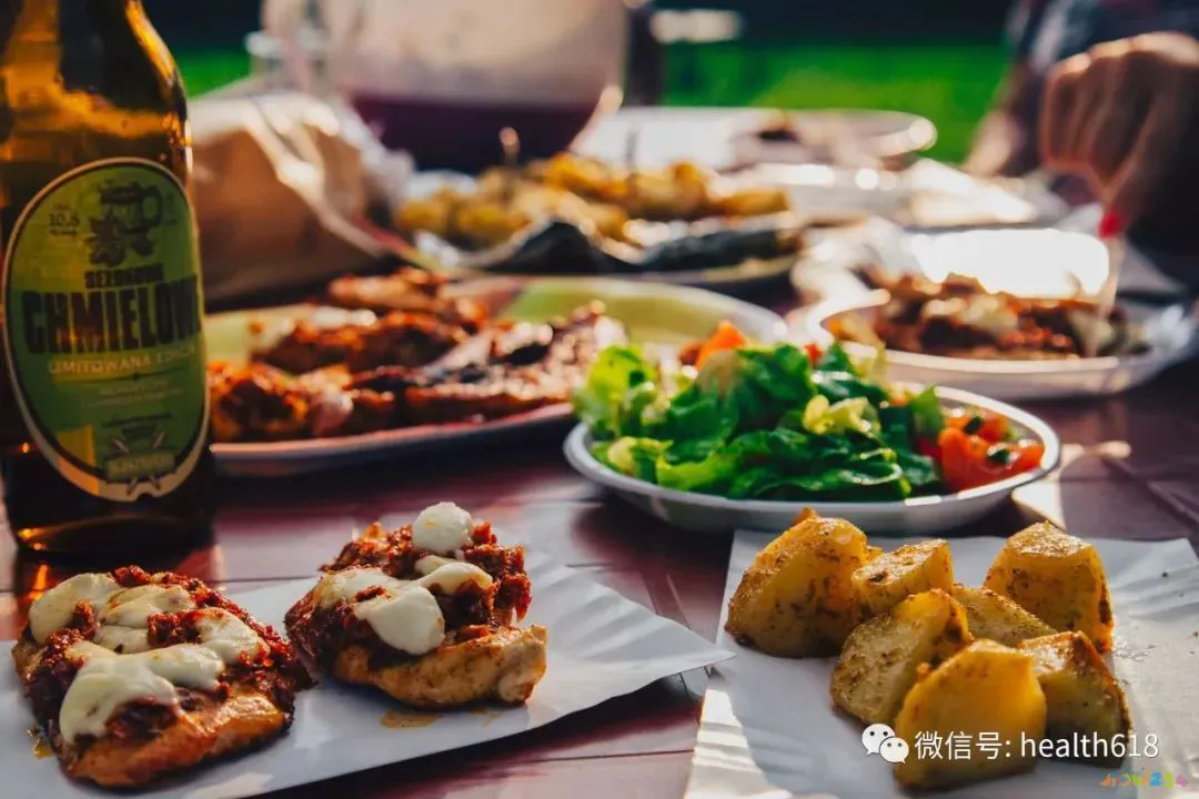 健身减肥可以吃晚饭吗_不吃晚饭加运动一个月能瘦多少_瘦晚饭能运动吃加月饼吗