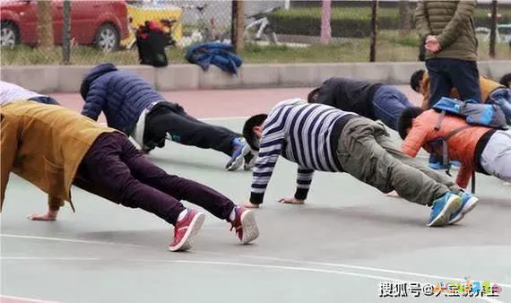 臂瘦肌肉运动做小动作好吗_瘦手臂运动_做什么运动瘦小臂肌肉