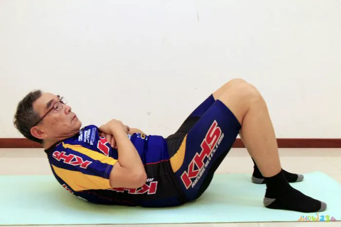 运动卷腹是什么意思啊_卷腹是什么运动_卷腹运动好处