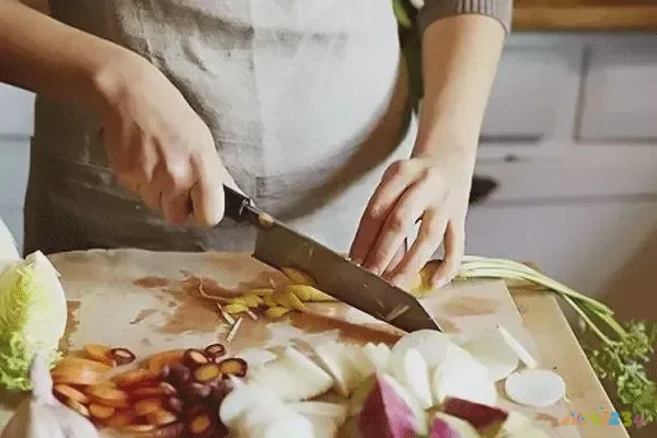 如果晚上运动晚饭要吃多一点吗_运动晚饭吃什么比较好_运动不吃晚饭