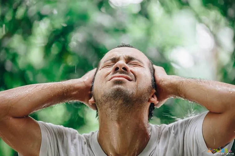 出汗很少运动会怎么样_运动很少出汗_出汗很少运动会瘦吗