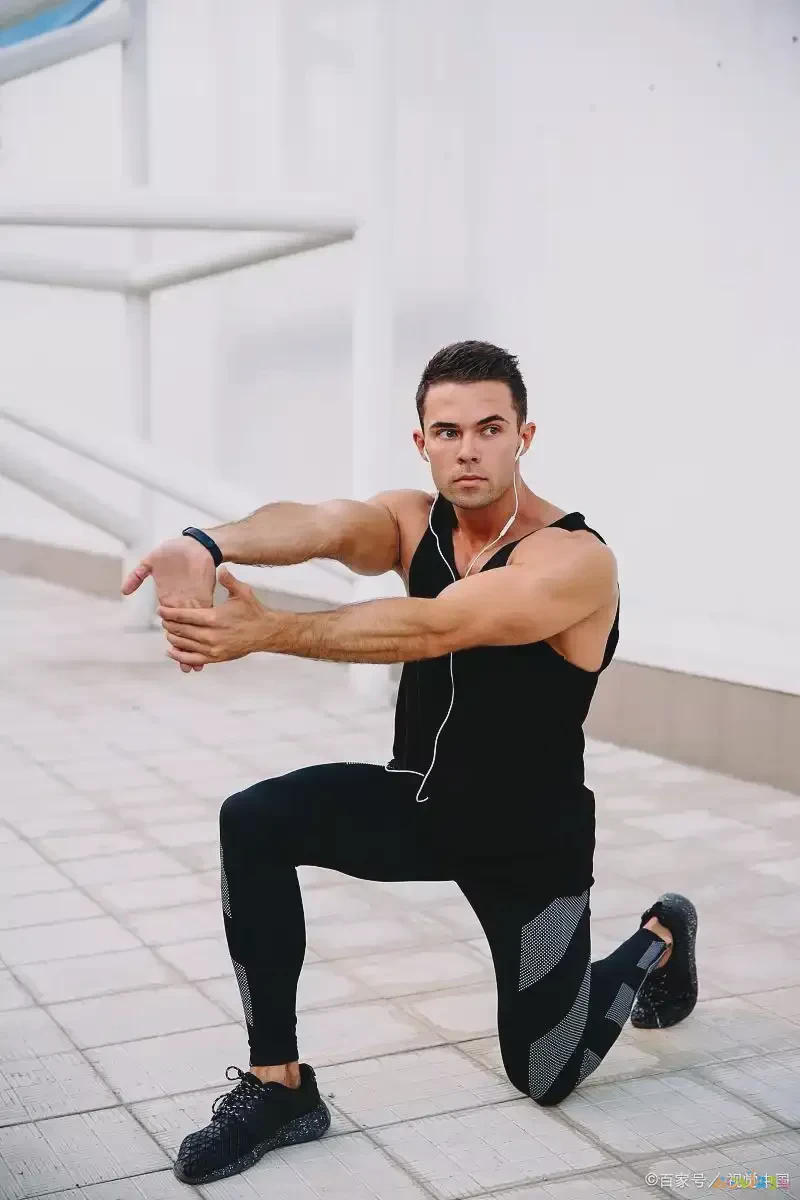 运动动作简单怎么做_简单运动动作_运动动作简单教学