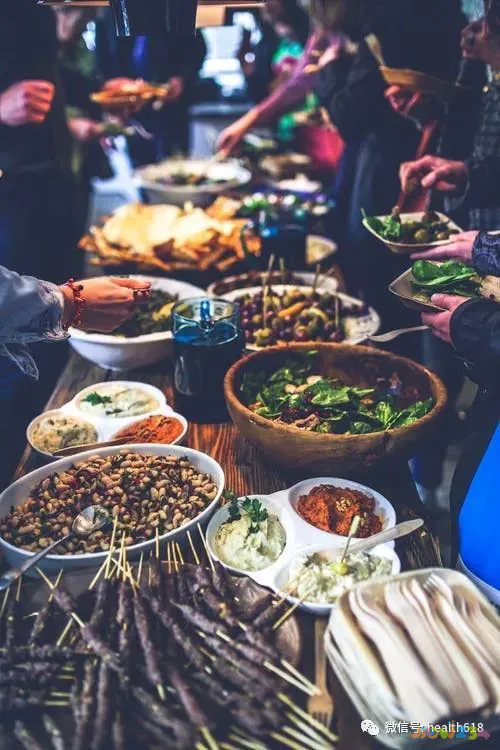 健身减肥可以吃晚饭吗_不吃晚饭加运动一个月能瘦多少_瘦晚饭能运动吃加月饼吗