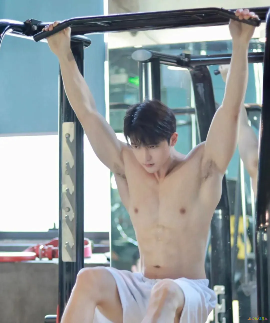 练胸肌和腹肌要做有氧运动吗_锻炼胸腹部肌肉_练胸肌和腹肌饮食要注意什么