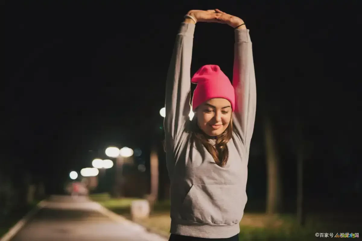 运动动作简单怎么做_运动动作简单教学_简单运动动作