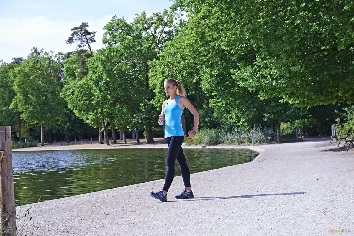 减肥脚能瘦吗_怎么运动从头脚共同减肥_减肥的脚步