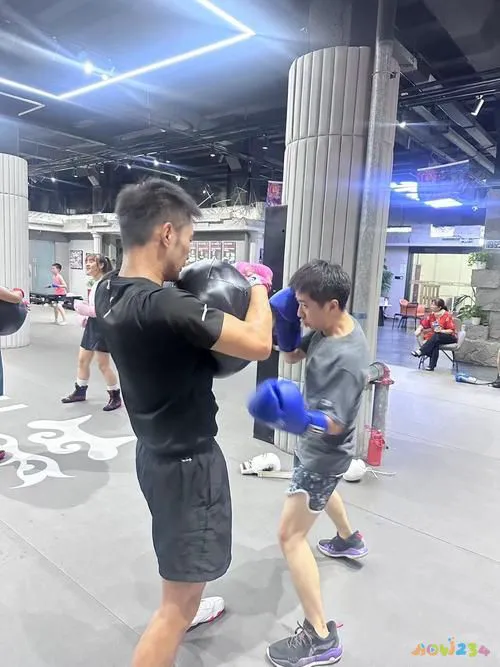 什么运动能长高_做什么运动能瘦腰_有氧运动能使腿