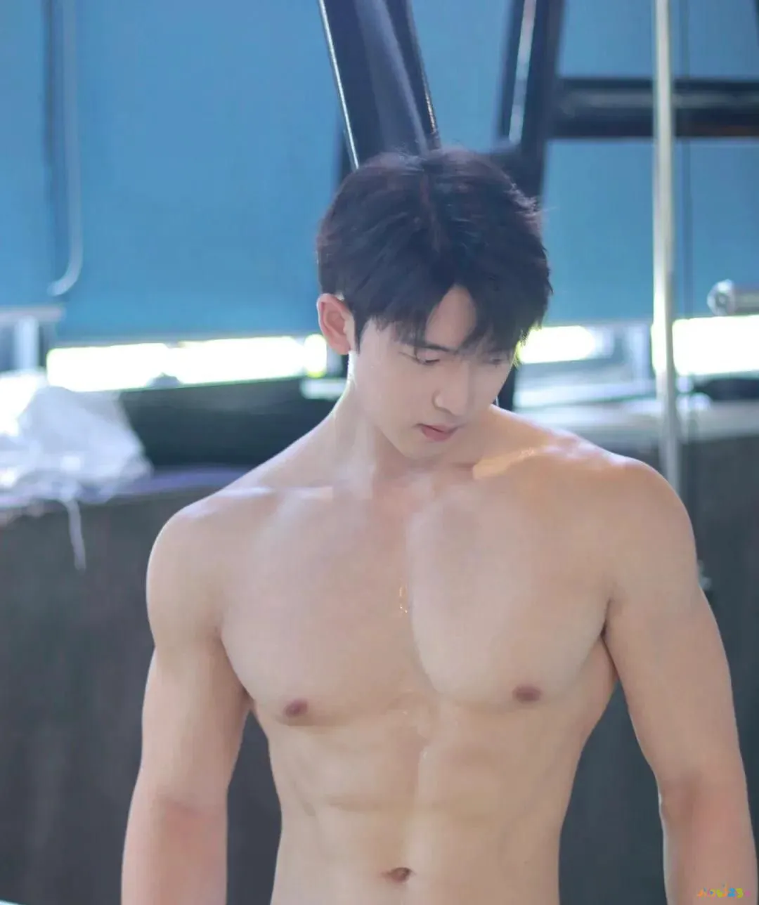 练胸肌和腹肌饮食要注意什么_练胸肌和腹肌要做有氧运动吗_锻炼胸腹部肌肉