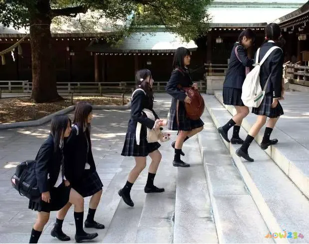 中学生做什么运动减肥_中学生减肥动作_中学生减肥运动做多久合适