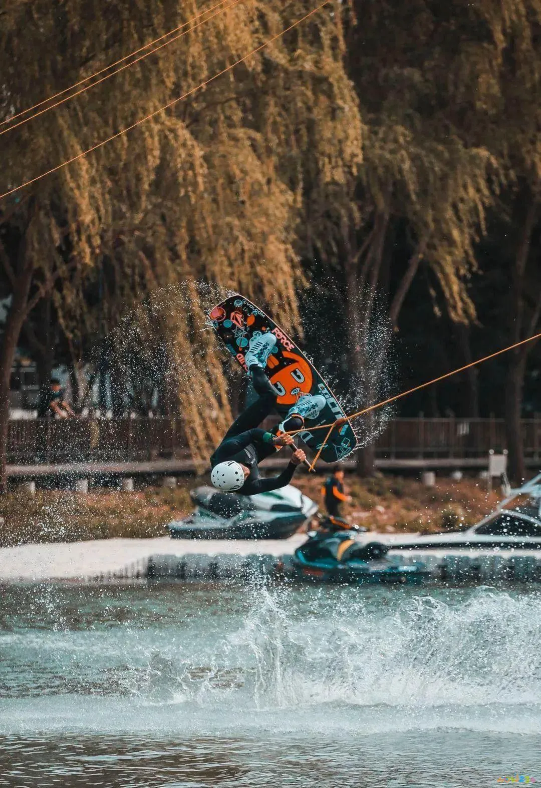 减肥晚上做运动最佳时间_减肥运动晚上做好吗_晚上减肥应做什么运动