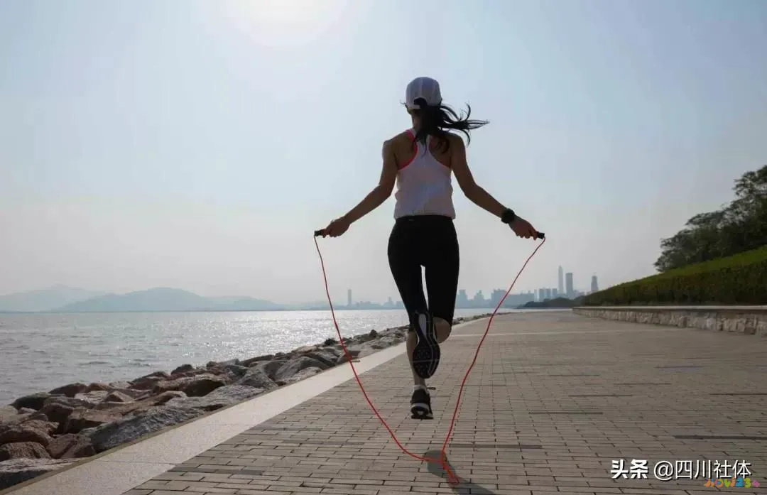 减臀部和大腿根部的运动_什么运动减大腿和臀部效果好_臀部大腿减脂