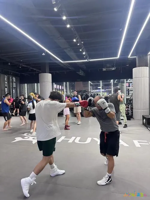 什么运动能长高_有氧运动能使腿_做什么运动能瘦腰