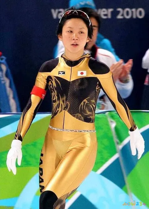 体操扩胸运动_体操运动的胸_体操含胸名词解释