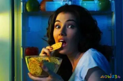 睡前运动指什么_睡前做什么运动最健康_睡前运动动作