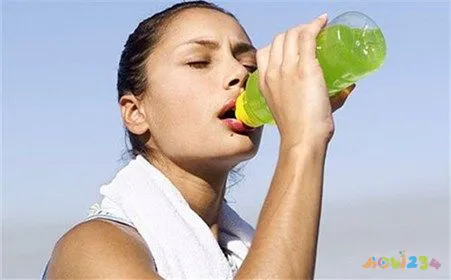 减肥能不能喝运动饮料_减肥喝运动饮料可以吗_运动减肥能喝运动饮料吗