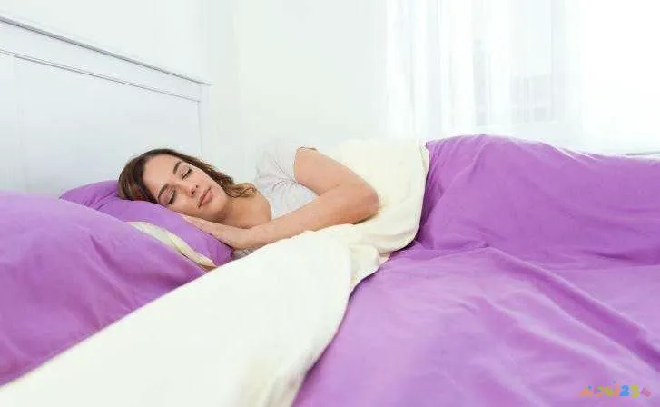 睡前床上运动减肥瘦肚子_睡觉前的床上运动减肥_睡前在床上做运动真的会瘦吗