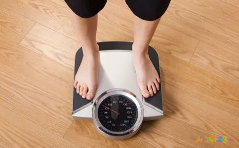 减肥瘦脸能运动吗_做瘦脸运动可以瘦脸吗_运动减肥能瘦脸吗