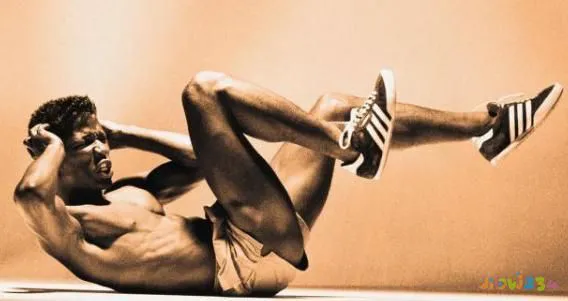 坐仰卧运动起卷腹的好处_坐仰卧运动起卷腹正常吗_卷腹运动和仰卧起坐