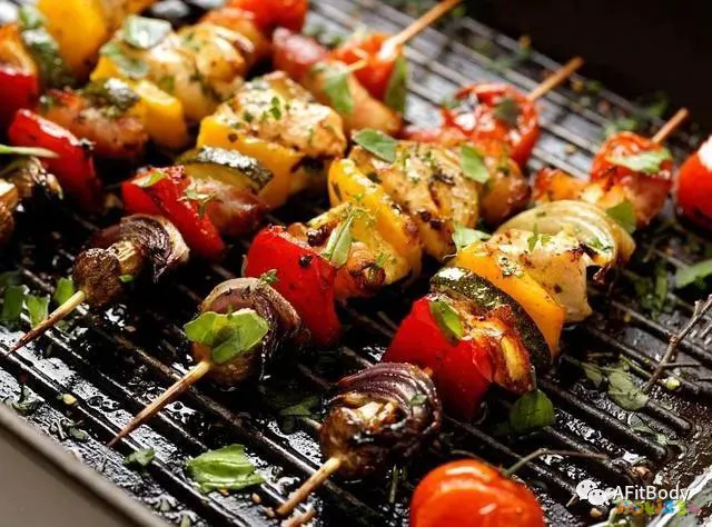 瘦晚饭能运动吃加月饼吗_不吃晚饭加运动一个月能瘦多少_瘦晚饭能运动吃加月子餐吗