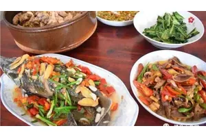 训练前后饮食指南：训练前半小时吃快速碳水，训练后正经吃饭