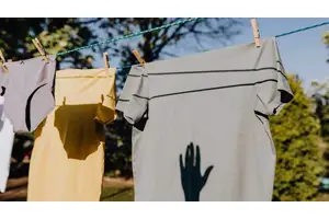 衣服上粉底液用什么洗效果好 衣服上的粉底已经干了怎么洗掉