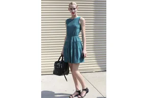 怎么穿搭优雅知性 早春穿搭优雅知性显年轻