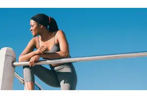 运动内衣洗了还有汗味是质量不行吗 运动内衣上的汗味咋去掉