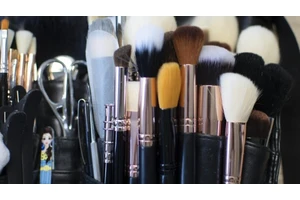 肿眼睛如何画眼线 画眼妆的正确步骤是怎样的