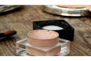 油性皮肤散粉怎么用 散粉除了用散粉刷还可以用什么