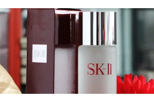 sk2神仙水味道臭正常吗