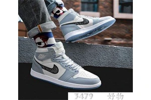 真aj都是有皱纹的吗，怎么鉴定aj是不是正品