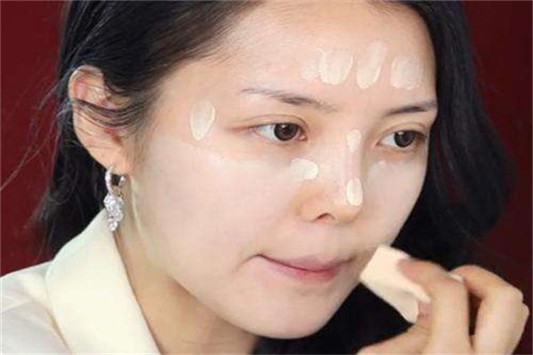 防晒霜和bb霜哪个先用 防晒霜 bb霜 美妆 第1张