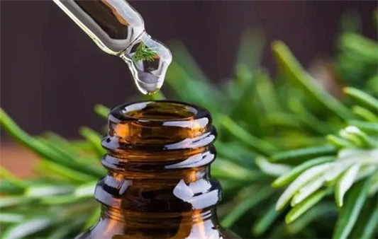 雅诗兰黛小棕瓶精华用在哪一步，小棕瓶使用手法你知道吗 雅诗兰黛 雅诗兰黛小棕瓶 精华液 第2张