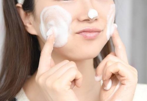 浴盐洗脸有什么好处 浴盐洗脸 浴盐洗脸好处 美妆 第1张