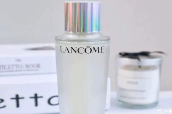 兰蔻极光水适合冬天用吗，兰蔻极光水应该与什么一起用 兰蔻极光水 兰蔻 第3张