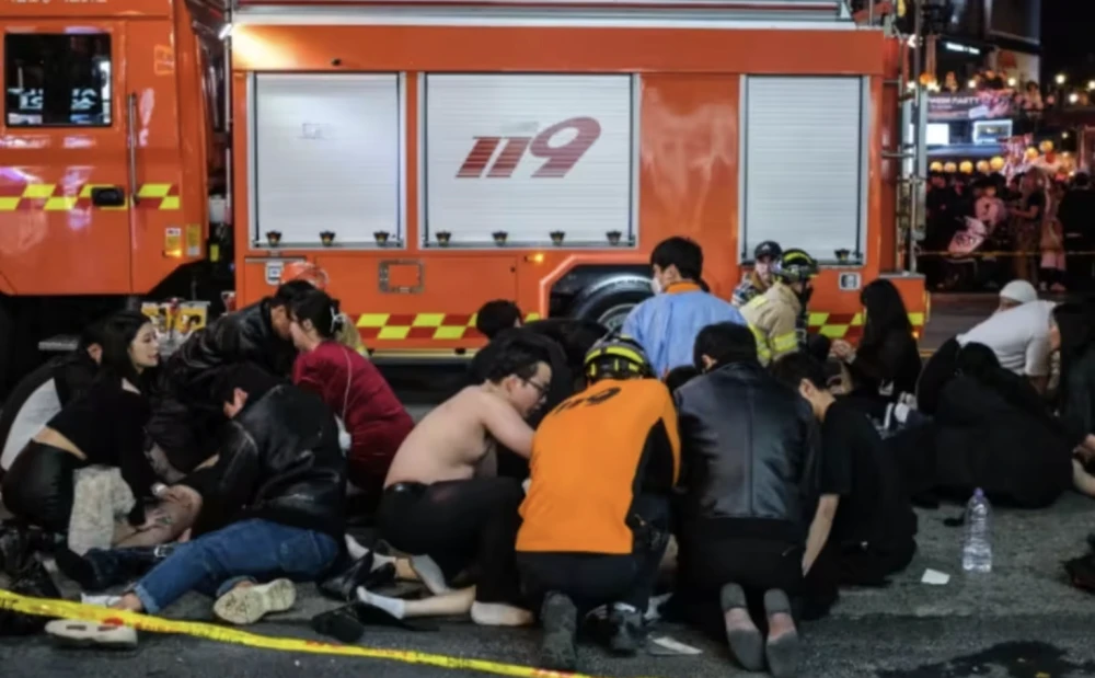 韩国梨泰院踩踏事故事件现场